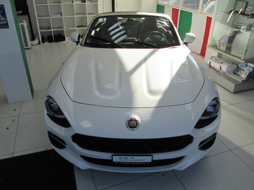 fiat-124-spider-cab1
